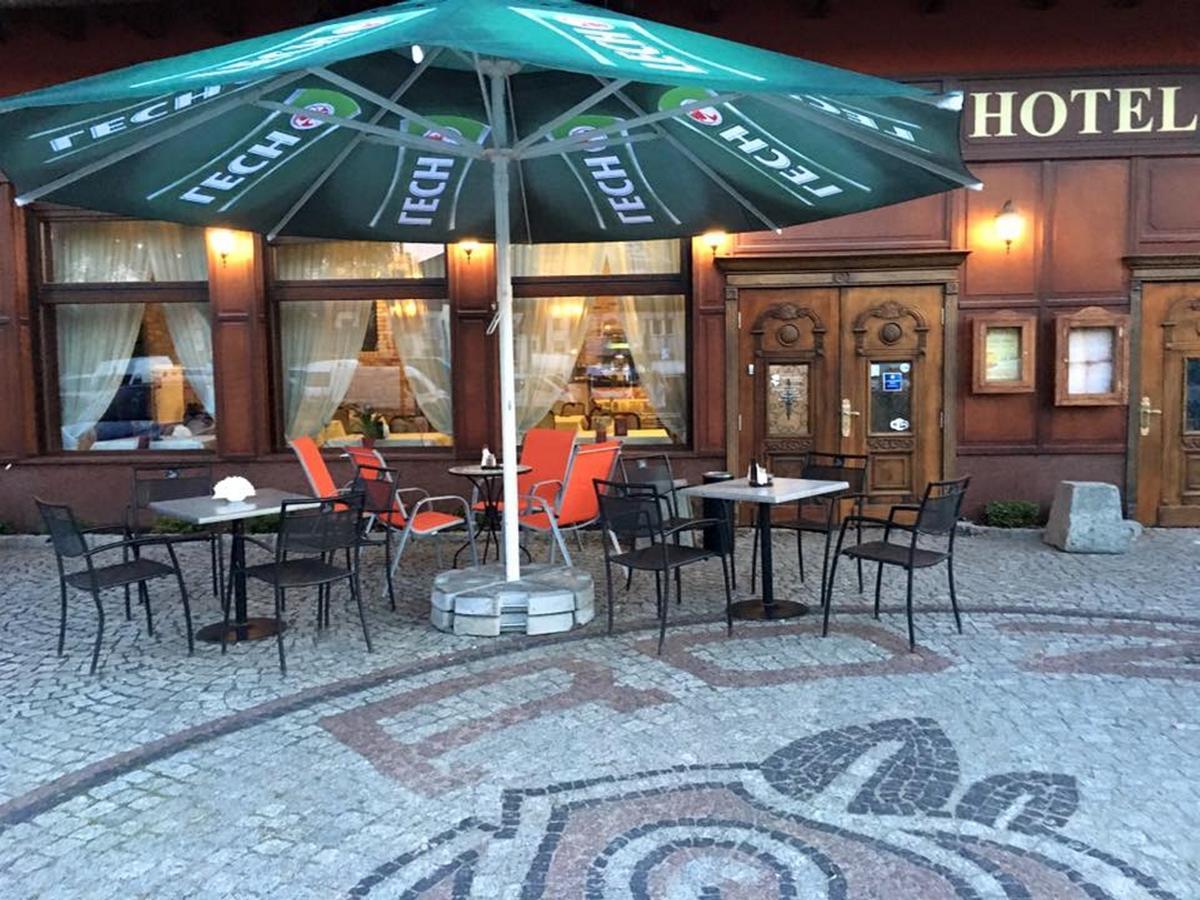 Hotel Roza Kamieniec Wroclawski Exterior photo